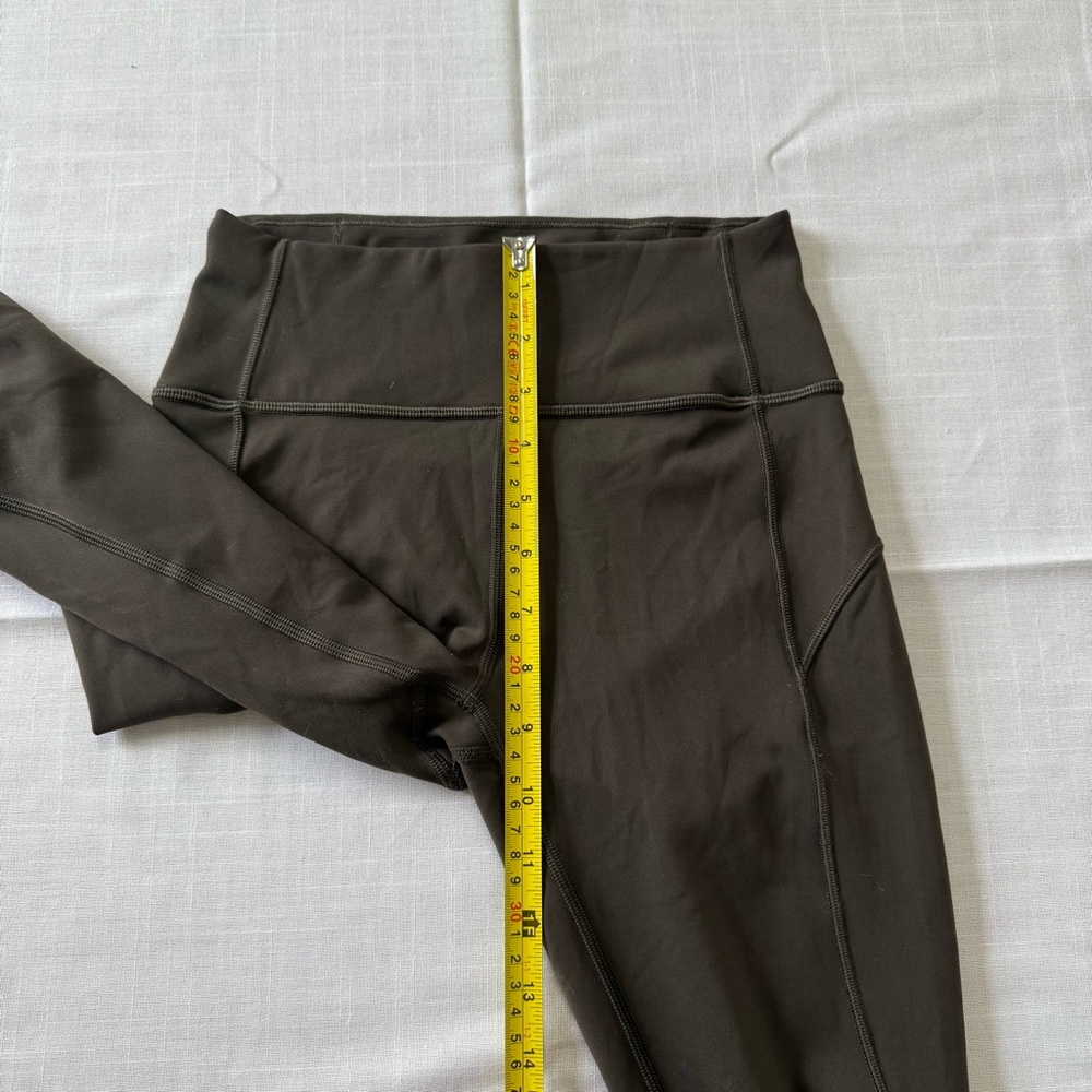 Lululemon In Movement 7/8 Tight *Everlux 25" Dark Green Athletic Leggings Sz 4 - Picture 8 of 11